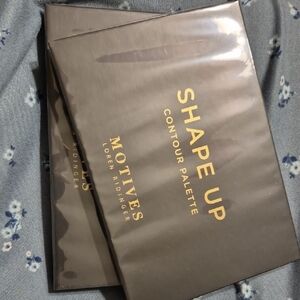 Motives Shape Up Contour Palette